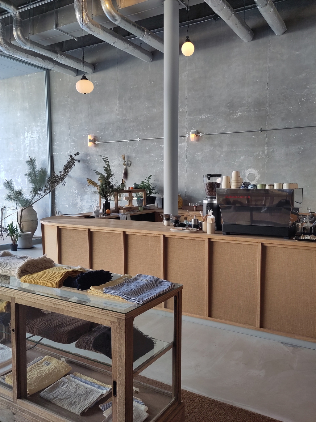 FabCafe Fuji 富士吉田市結合設計、科技與工藝的咖啡廳