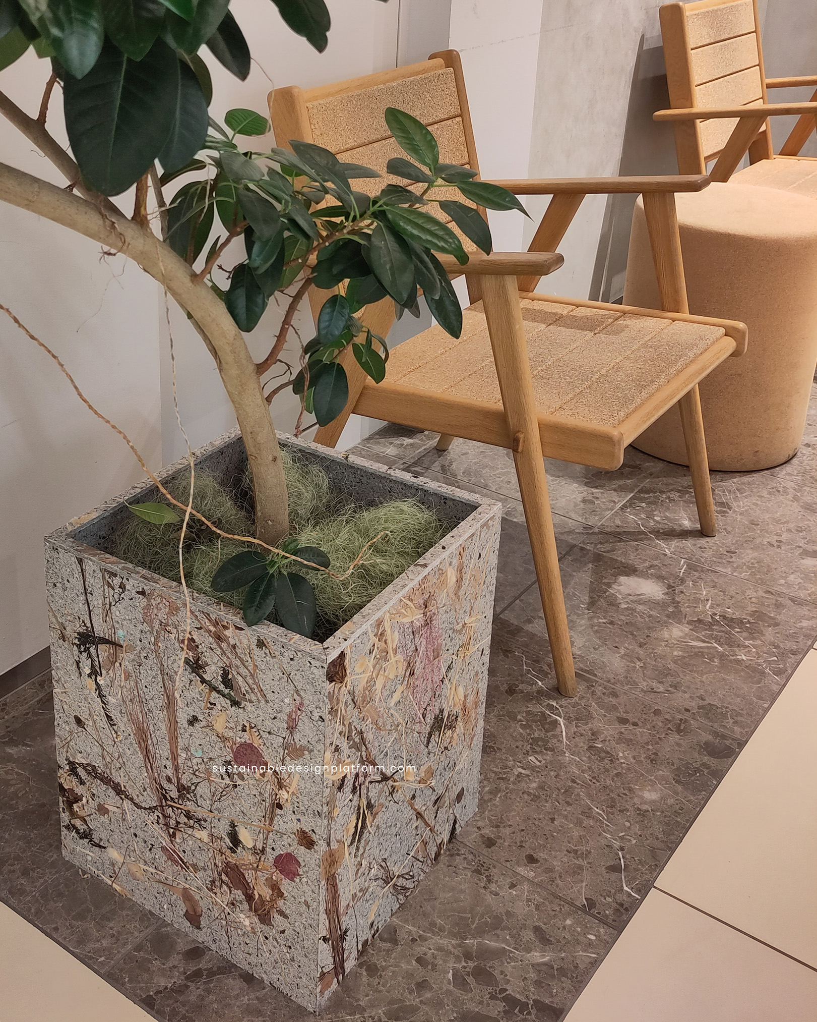 PANECO® × 制服再生：回收材料與花材的設計實驗