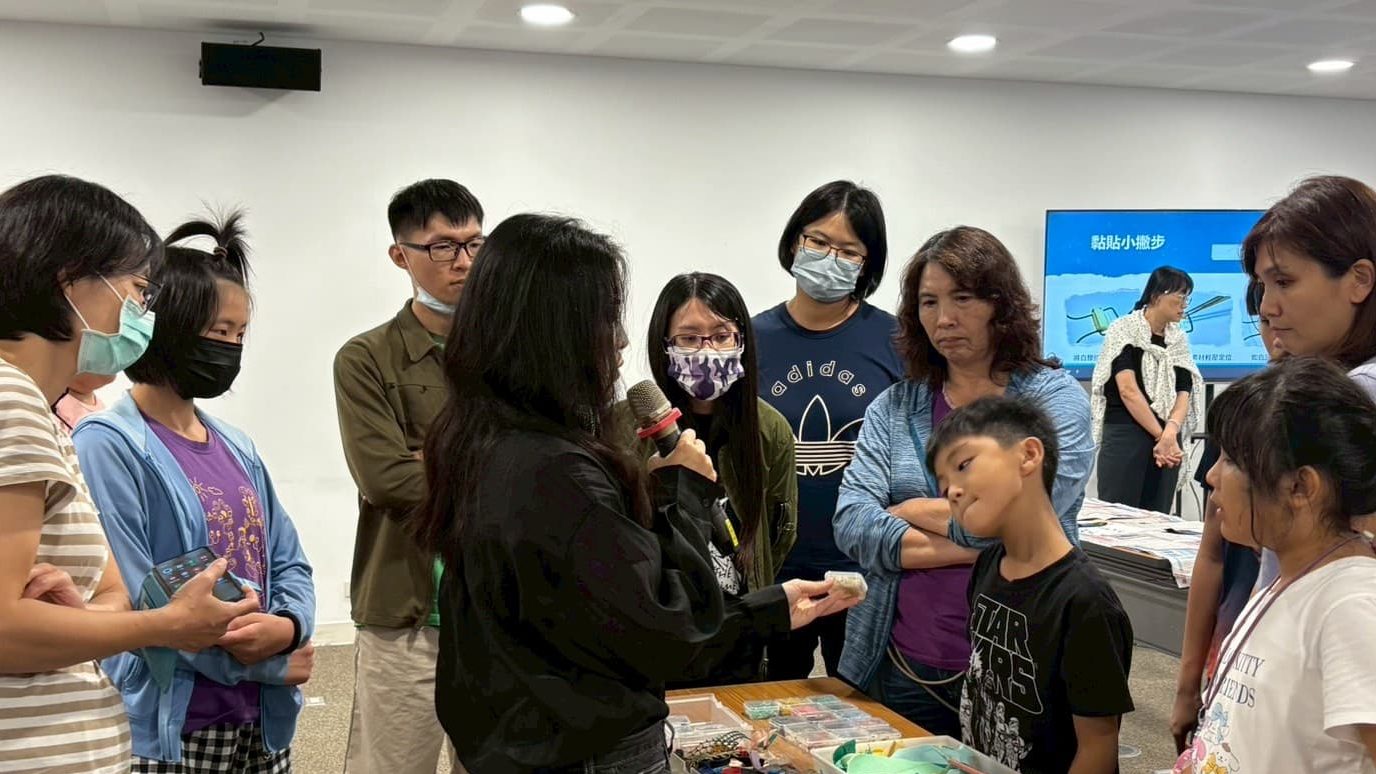 介紹不同種類與形狀的海廢材料